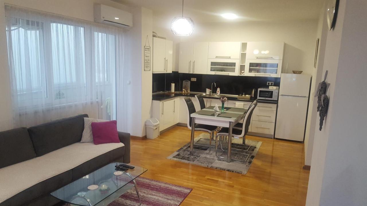 Fantasy Apartment Tuzla Exterior photo