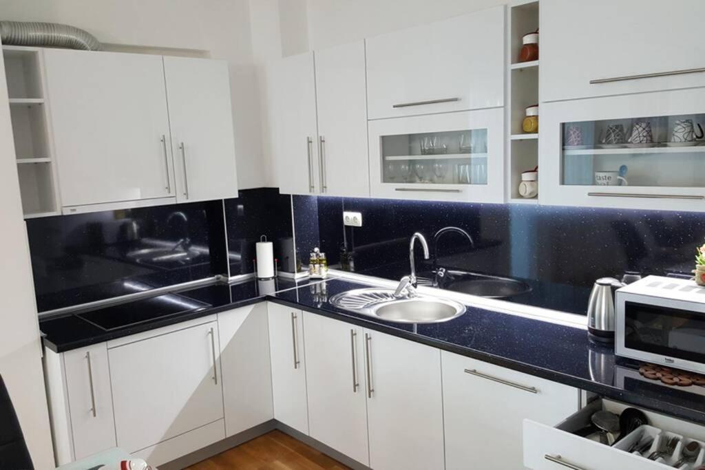 Fantasy Apartment Tuzla Exterior photo